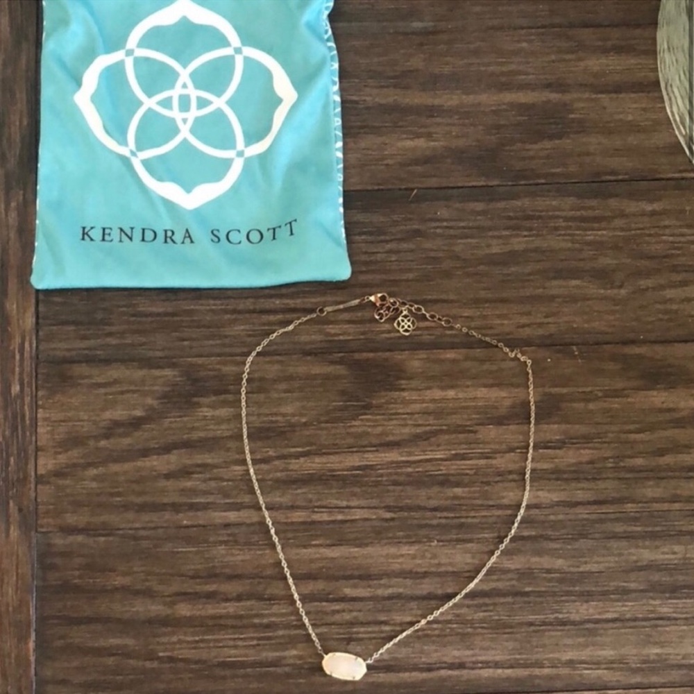 Kendra Scott Elisa necklace